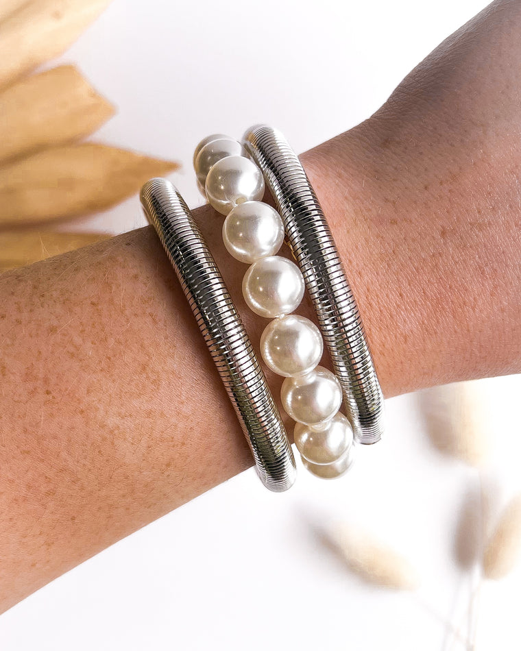 Snake Chain Bracelets & One Pearl Beaded Bracelet [silver]