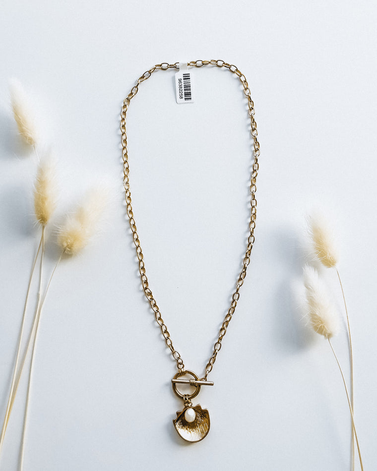 Chain Link Necklace w/ Freshwater Pearl & Shell Pendant / Gold