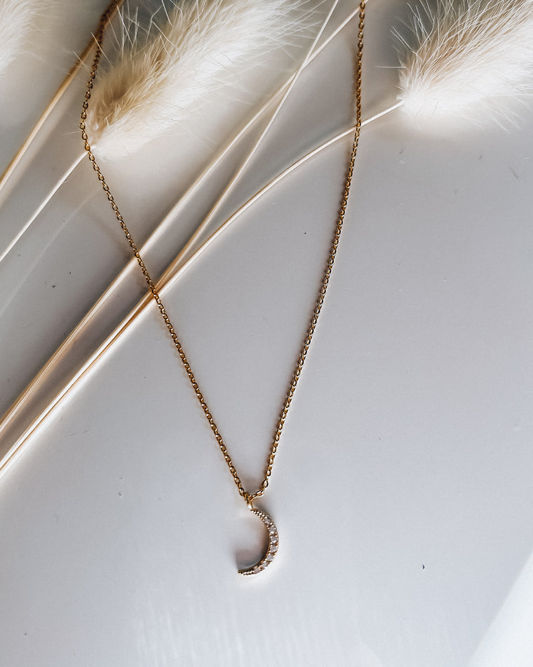 Dainty Crescent Moon Necklace [gold]