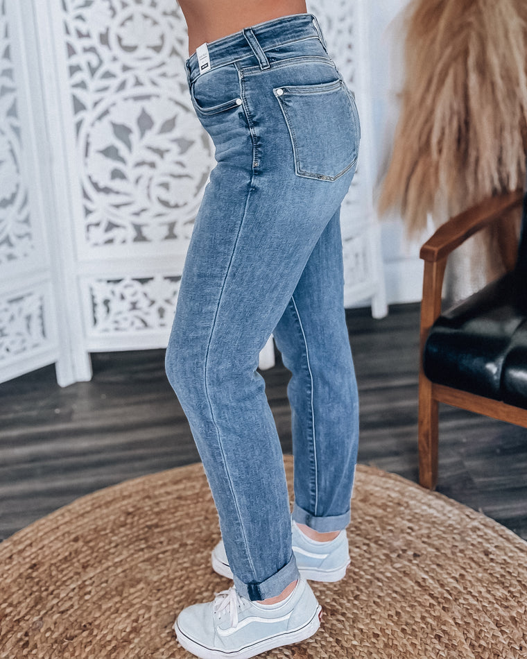Judy Blue: Carrie Cuff Jeans [medium wash denim]