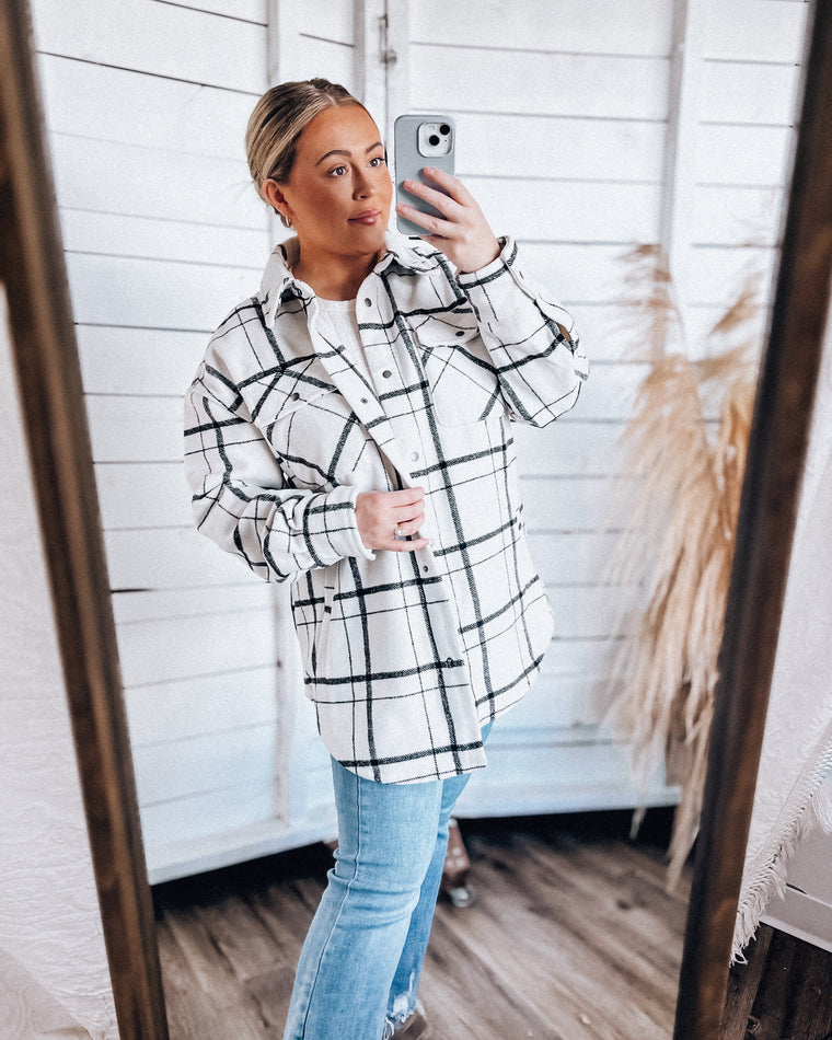 Wintry Wonder Shacket [white/blk]