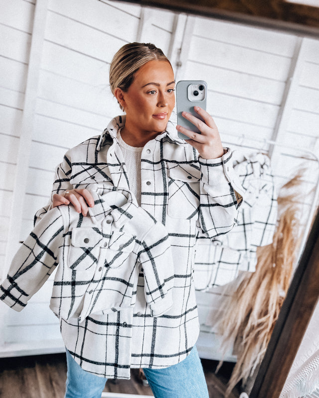 Wintry Wonder Shacket [white/blk]