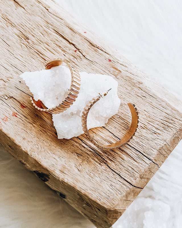 Ridged Hoop Earrings [gold]
