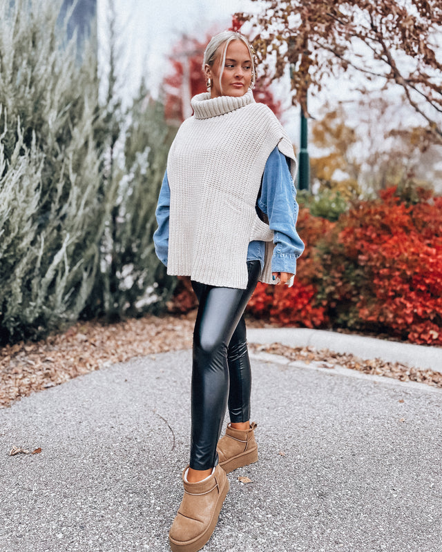 Time of the Season Sweater Vest Top [cream]