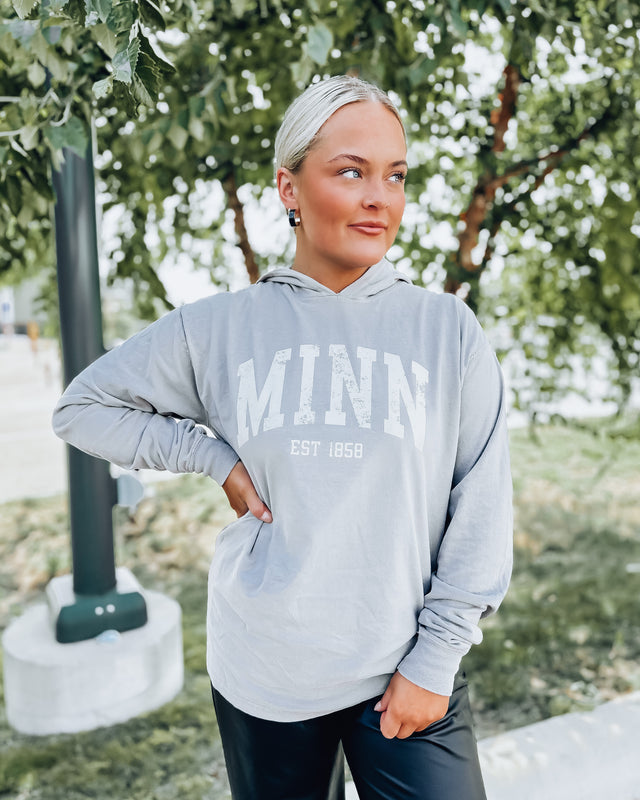MINN est 1858 Long Sleeve Tee Hoodie [grey]