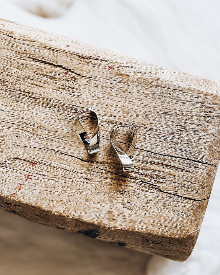 Chunky Silver Twist Hoop Earrings [silver]