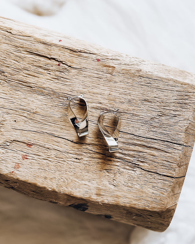 Chunky Silver Twist Hoop Earrings [silver]