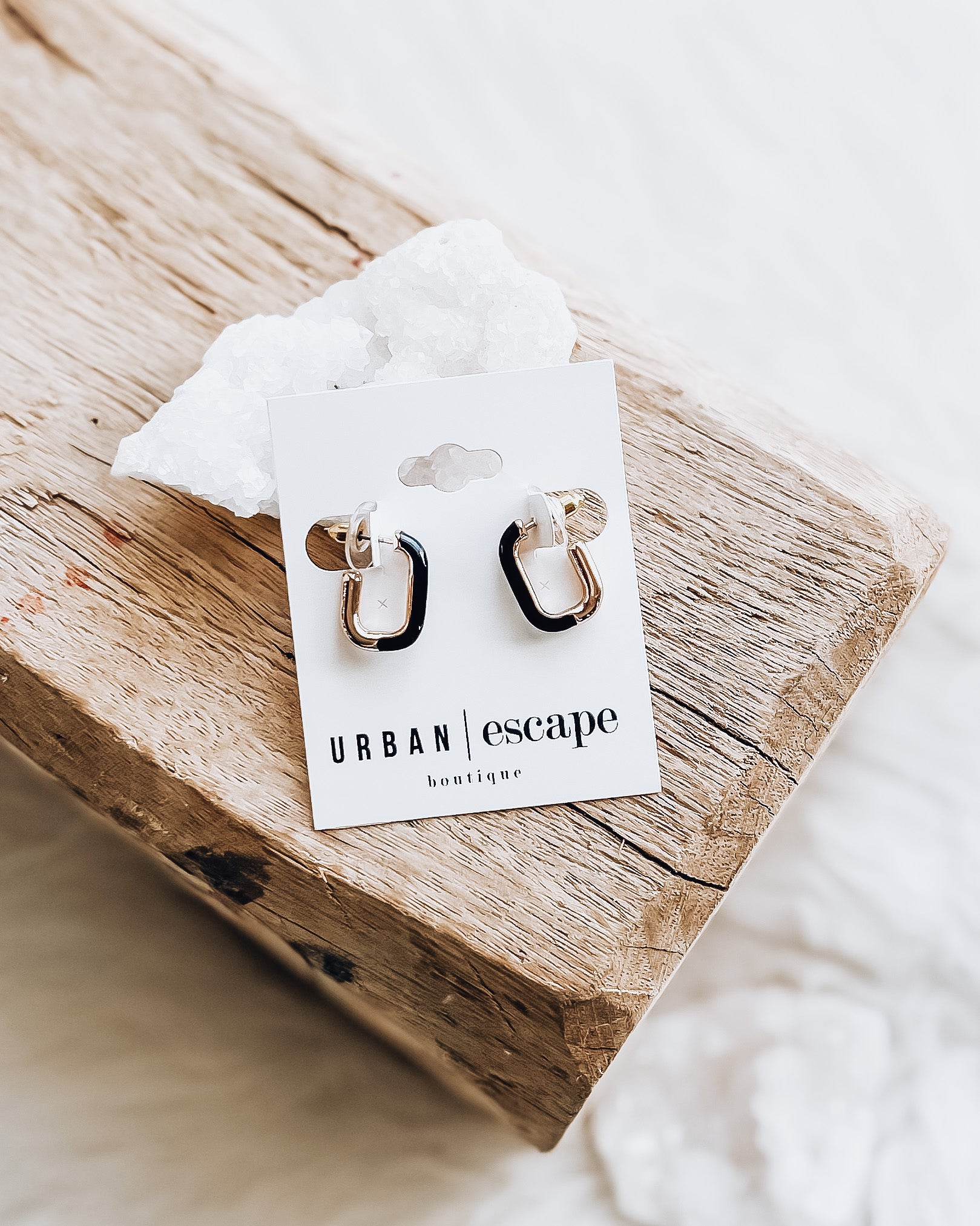 Enamel Oval Hoop Earrings [black]