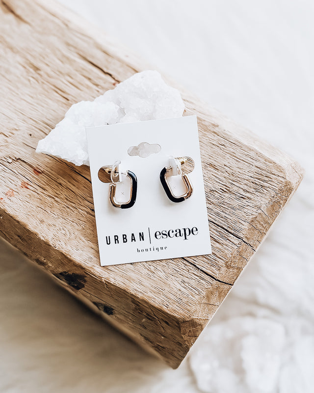 Enamel Oval Hoop Earrings [black]