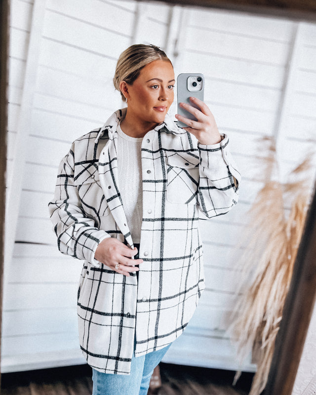 Wintry Wonder Shacket [white/blk]