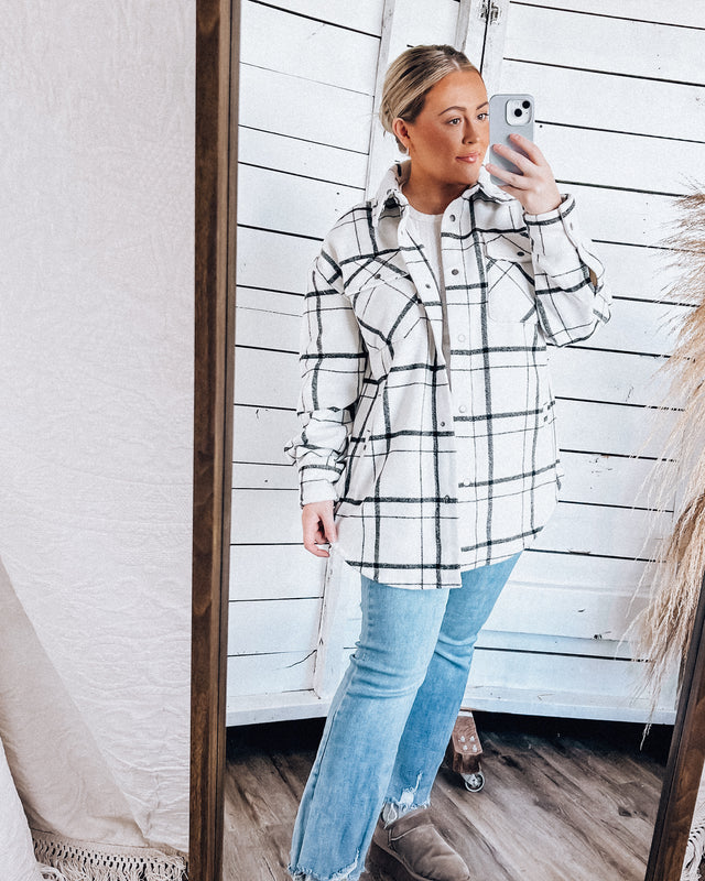 Wintry Wonder Shacket [white/blk]