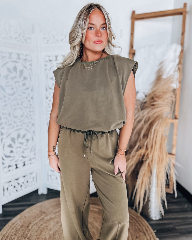 Kick Back Sleeveless Top [olive]