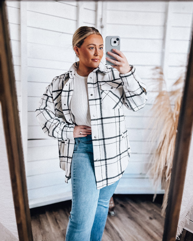 Wintry Wonder Shacket [white/blk]