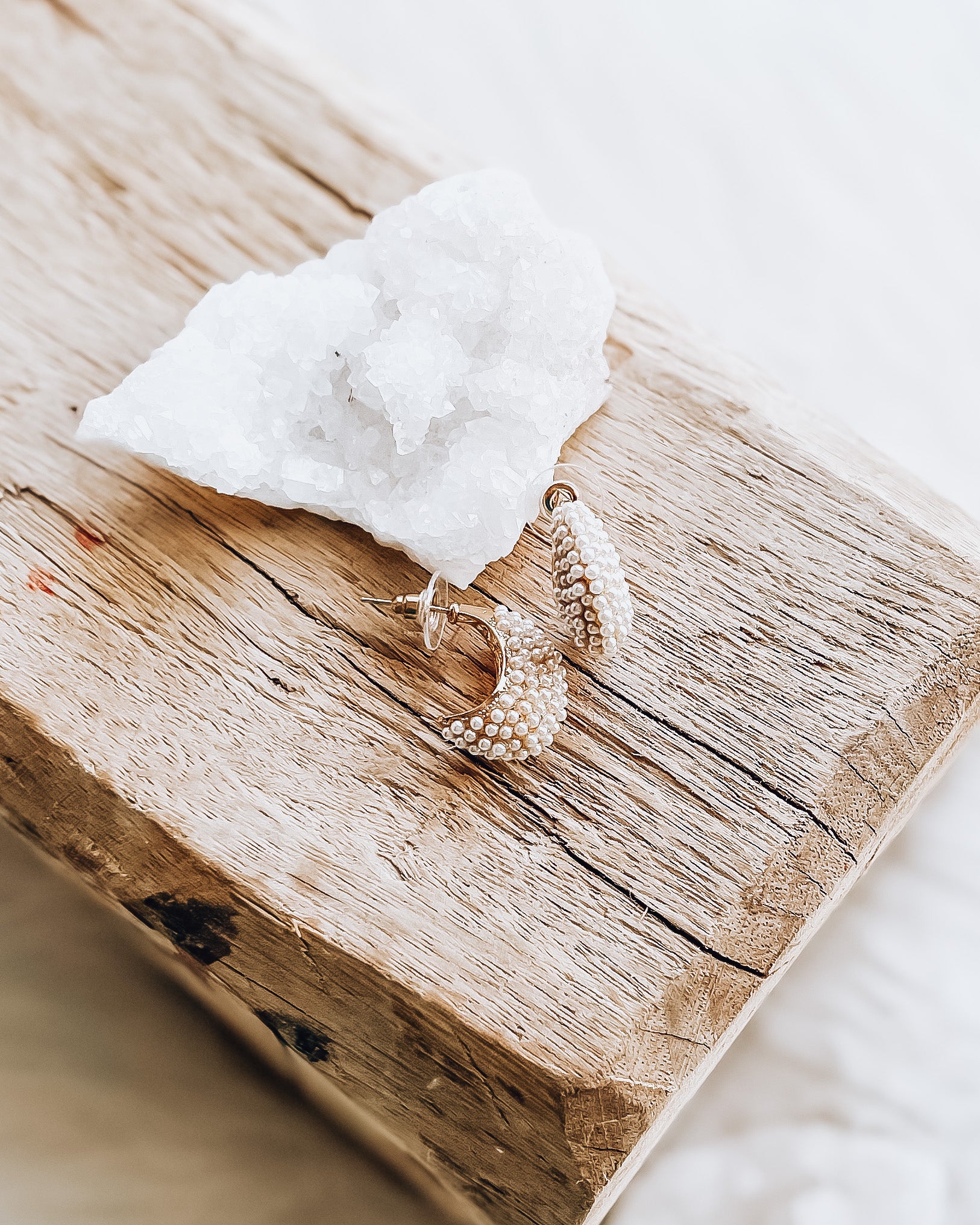 Pearl Chunky Hoop Earrings [gold]