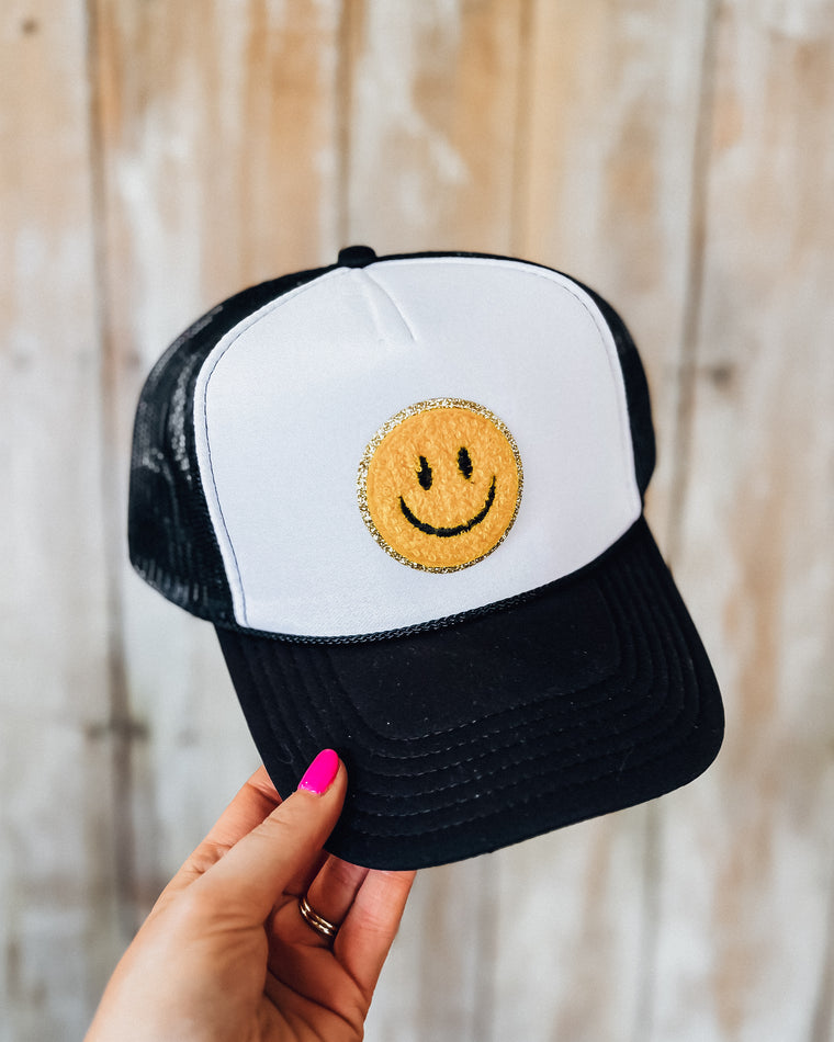 happy Trucker Hat [black white]