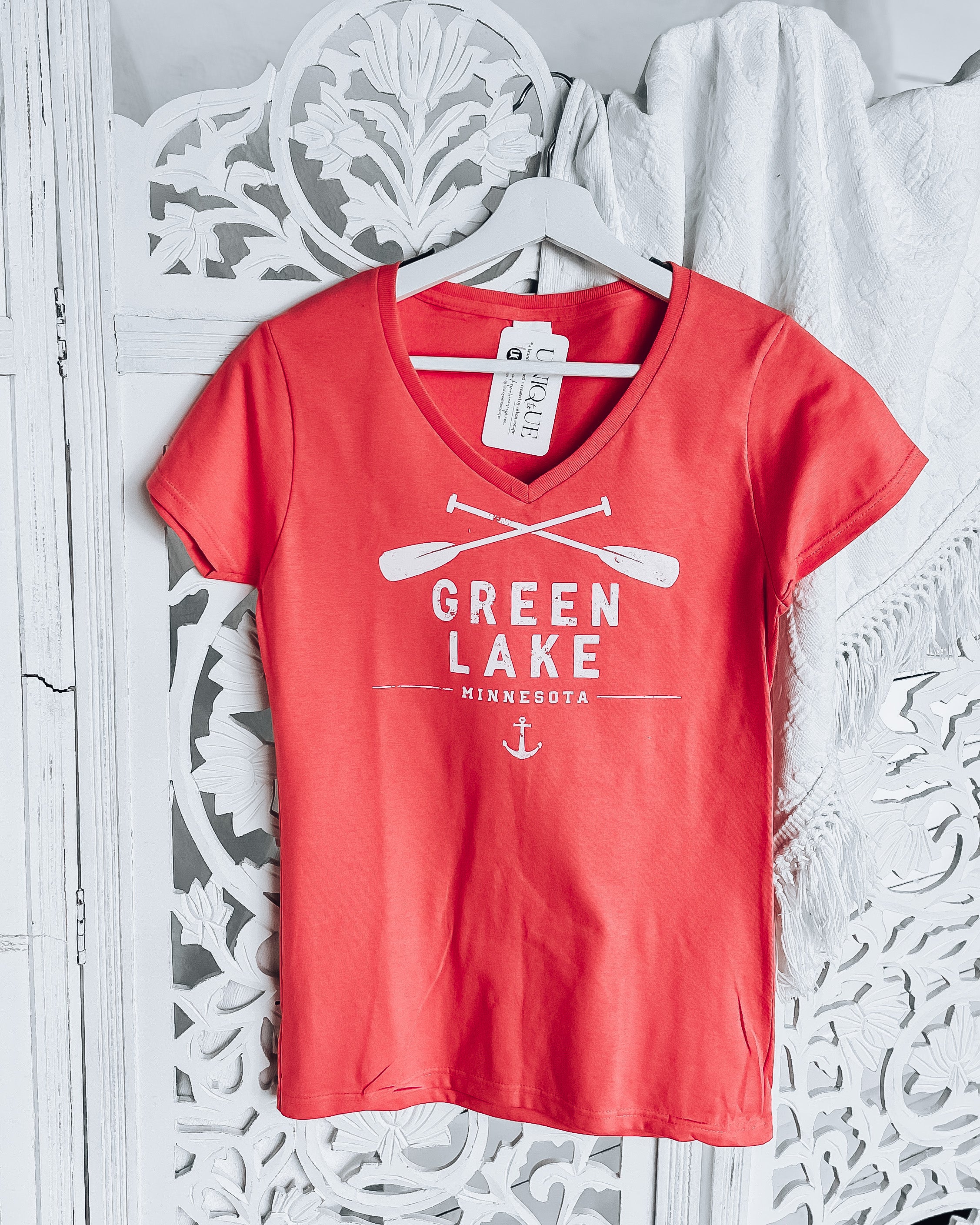 Green Lake V-Neck Tee [coral/white]