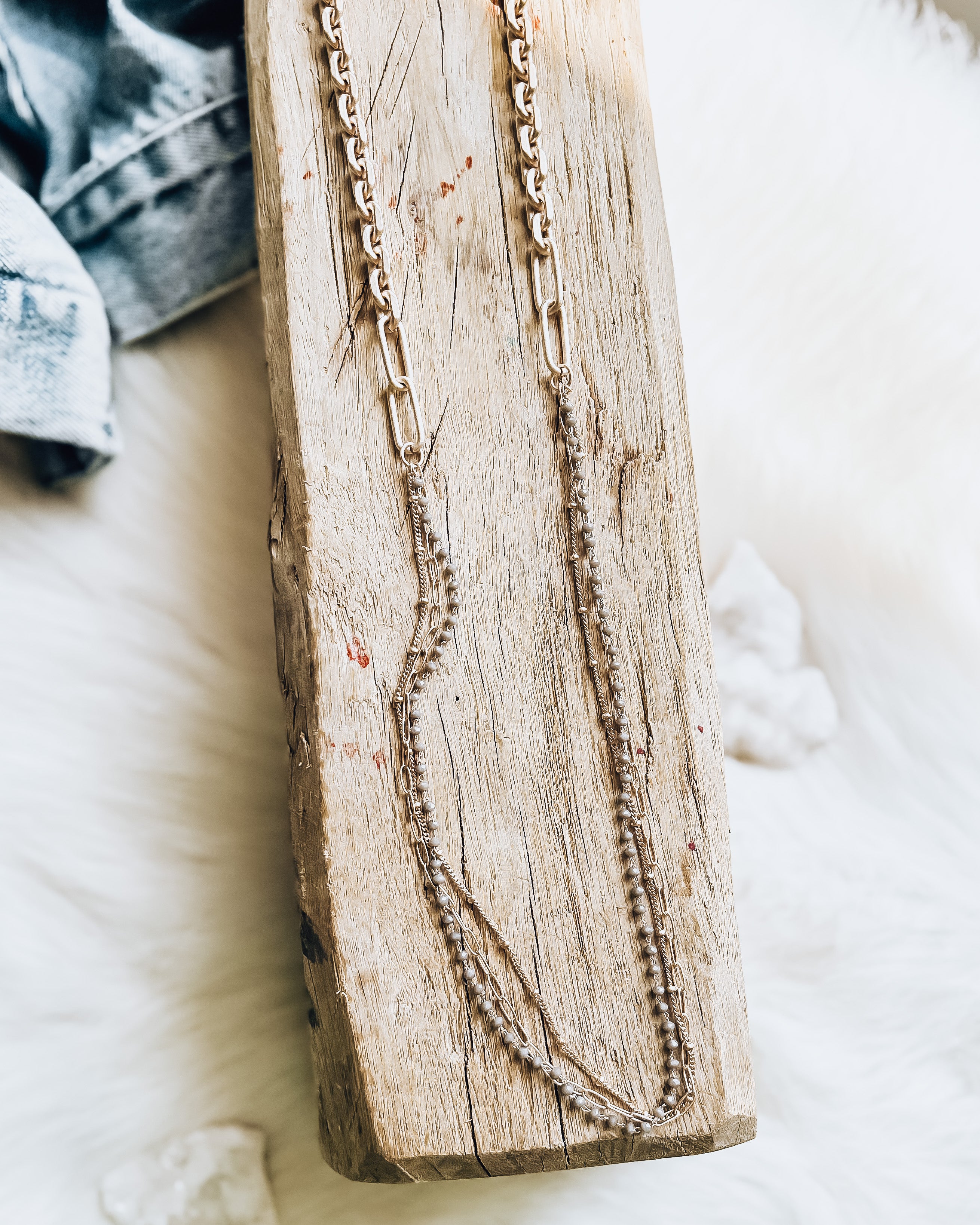 Long Chain and Sparkle Necklace [grey/gold]