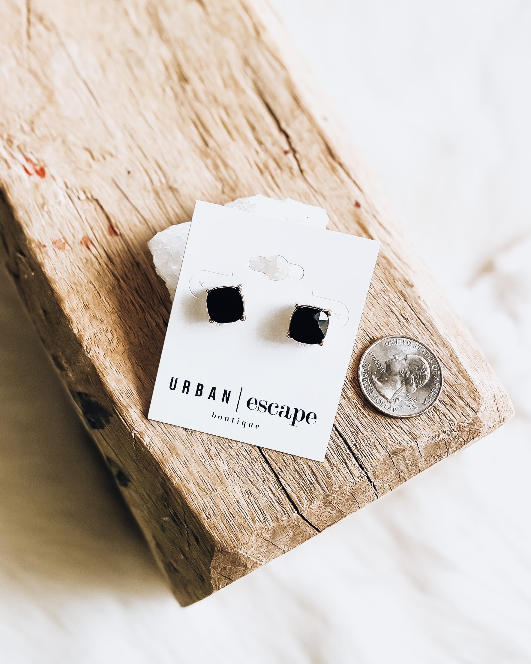 Rhinesone Earrings [black]