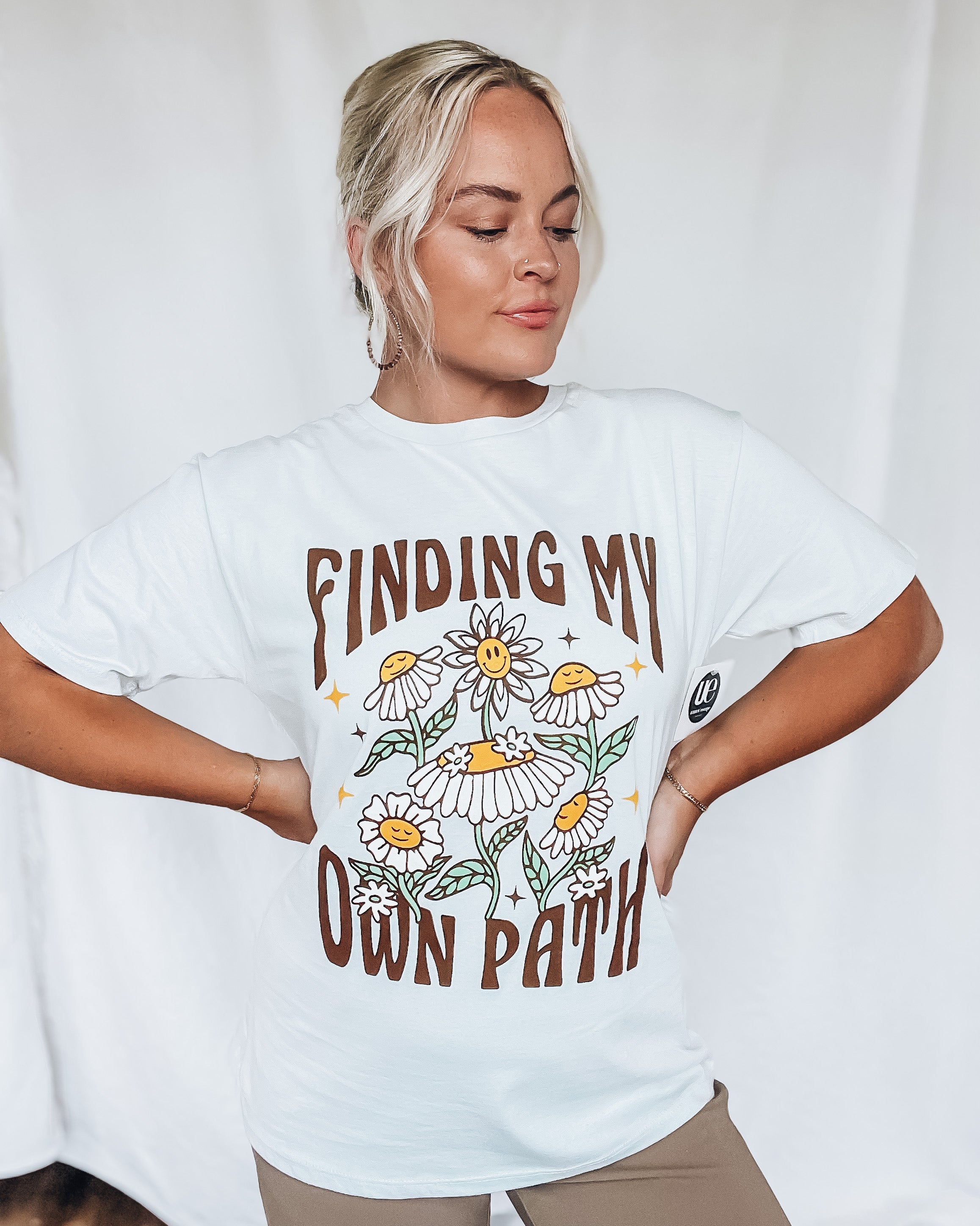 Find My Own Path Tee [powder blue]