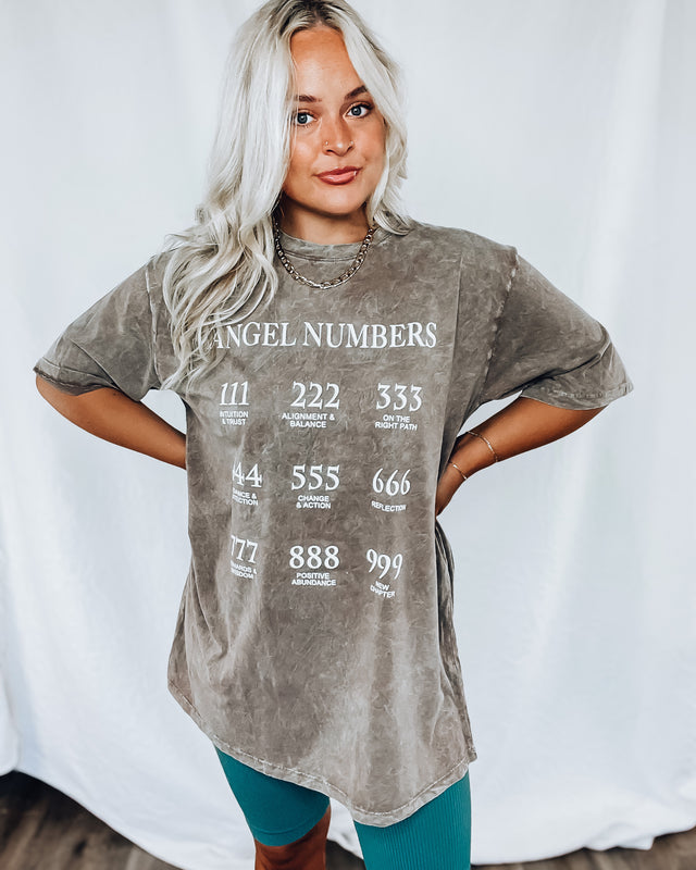 Angel Numbers Mineral Washed Tee [olive]