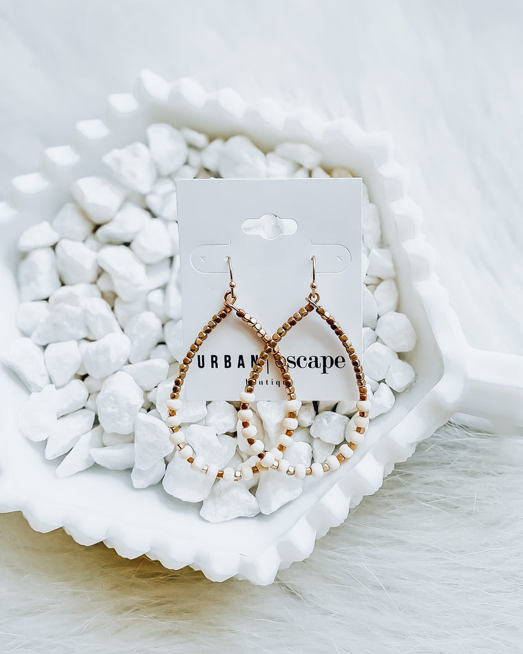 Teardrop Dangle Beaded Earrings [white]