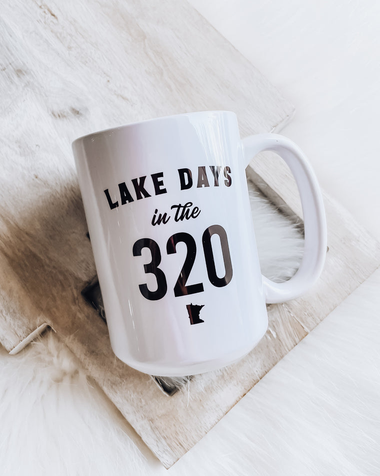 lake days in the 320 ceramic Mug [blk/white]