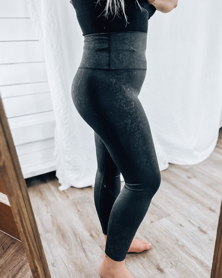 Cool & Collected Leggings [textured black]