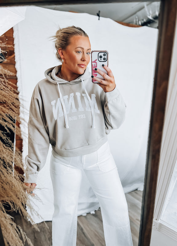 MINN Est 1858 Crop Sweatshirt [taupe]