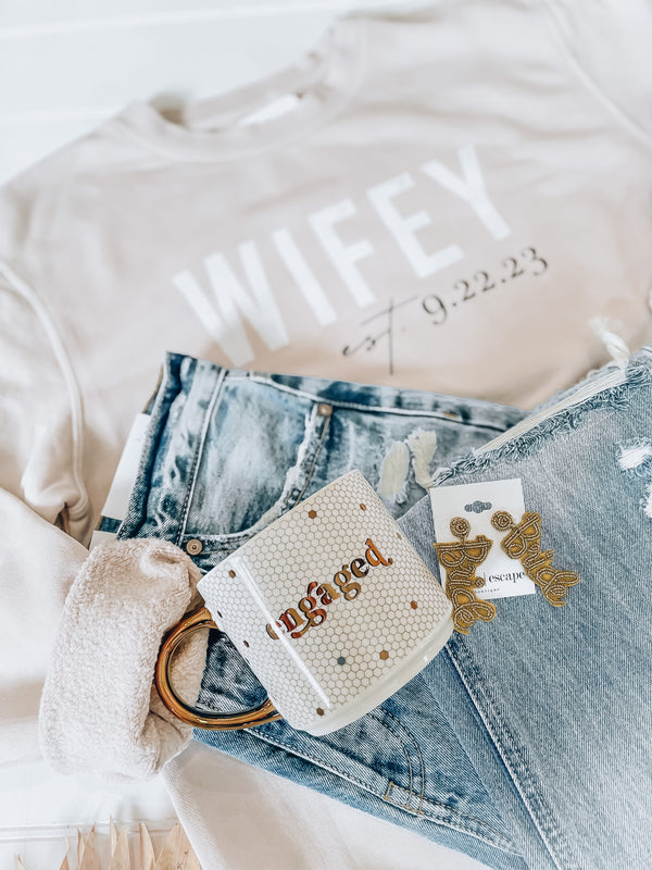 Custom wedding date WIFEY Crewneck [sand/white]
